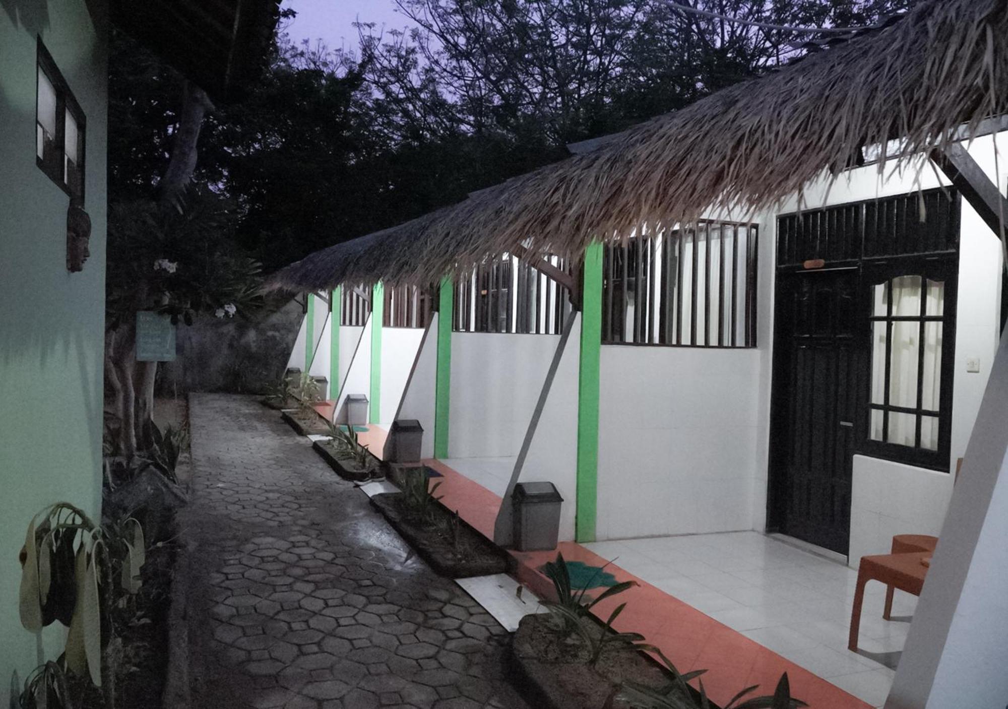 Energy Melati Gili Hotel กีลีตราวางัน ภายนอก รูปภาพ