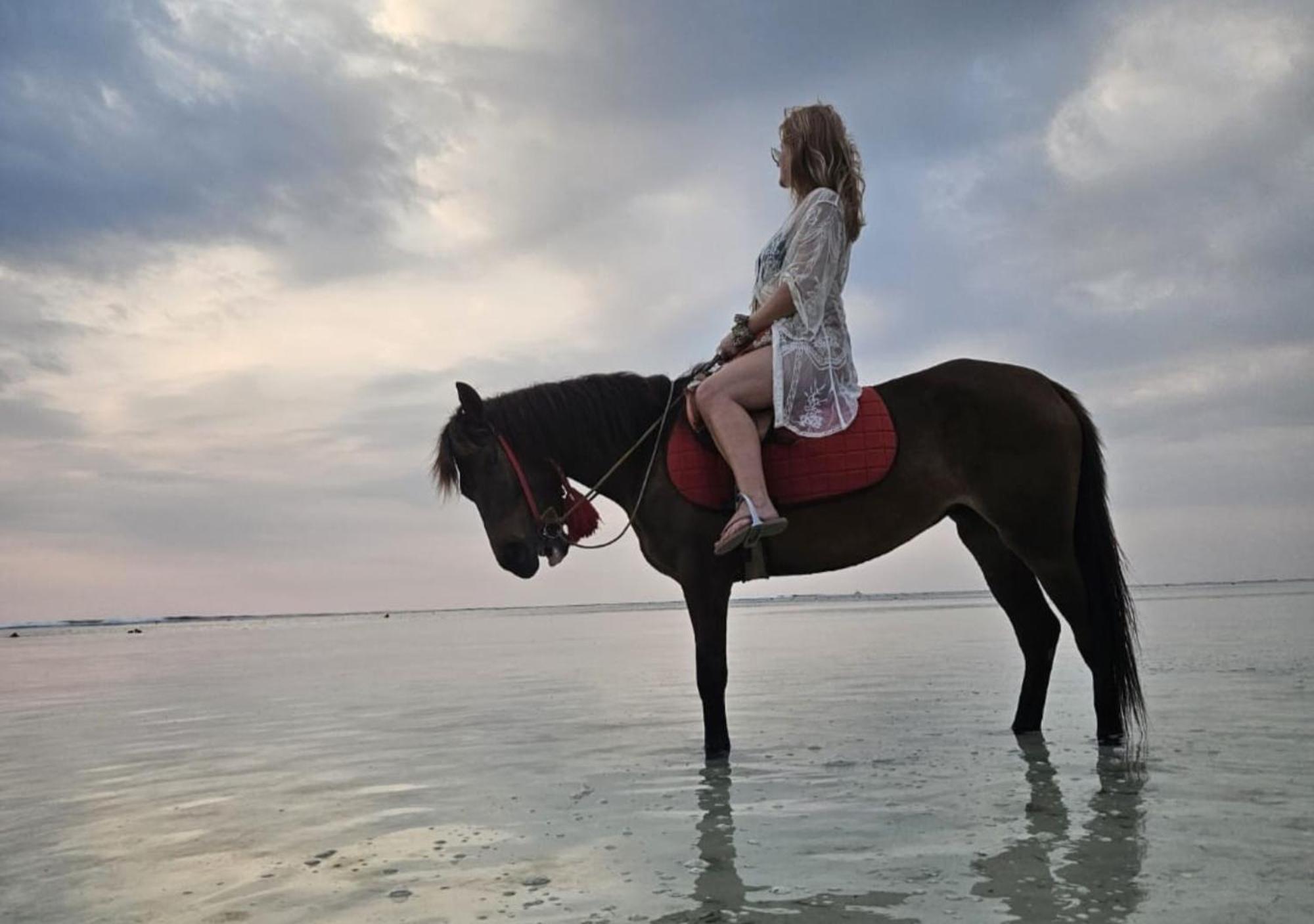 Energy Melati Gili Hotel กีลีตราวางัน ภายนอก รูปภาพ
